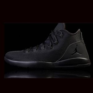 ⭐TRIPLE BLACK REVEAL JORDANS⭐